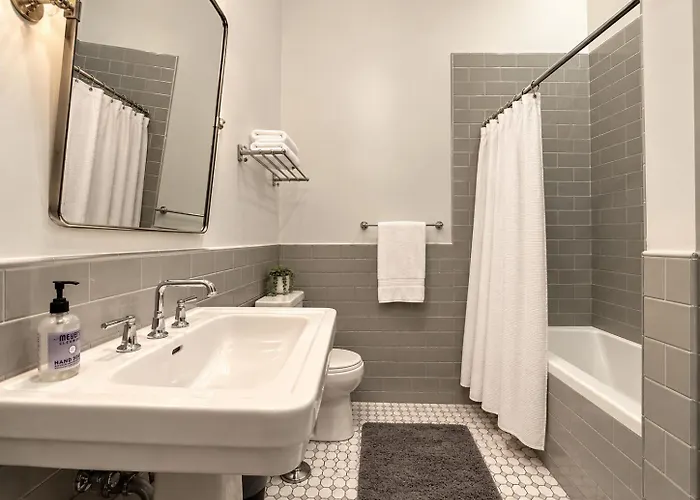 Apartment Stylish Downtown 1br Walkable To Nfl Pittsburgh