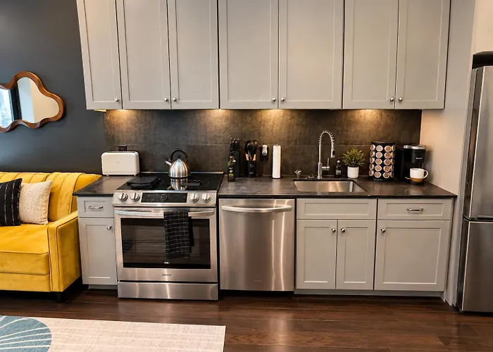 Stylish Downtown 1br Walkable To Nfl Apartment Pittsburgh